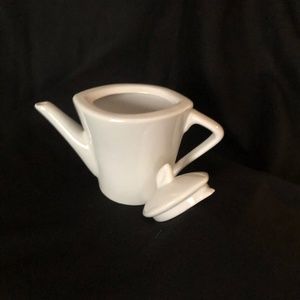 Tea pot